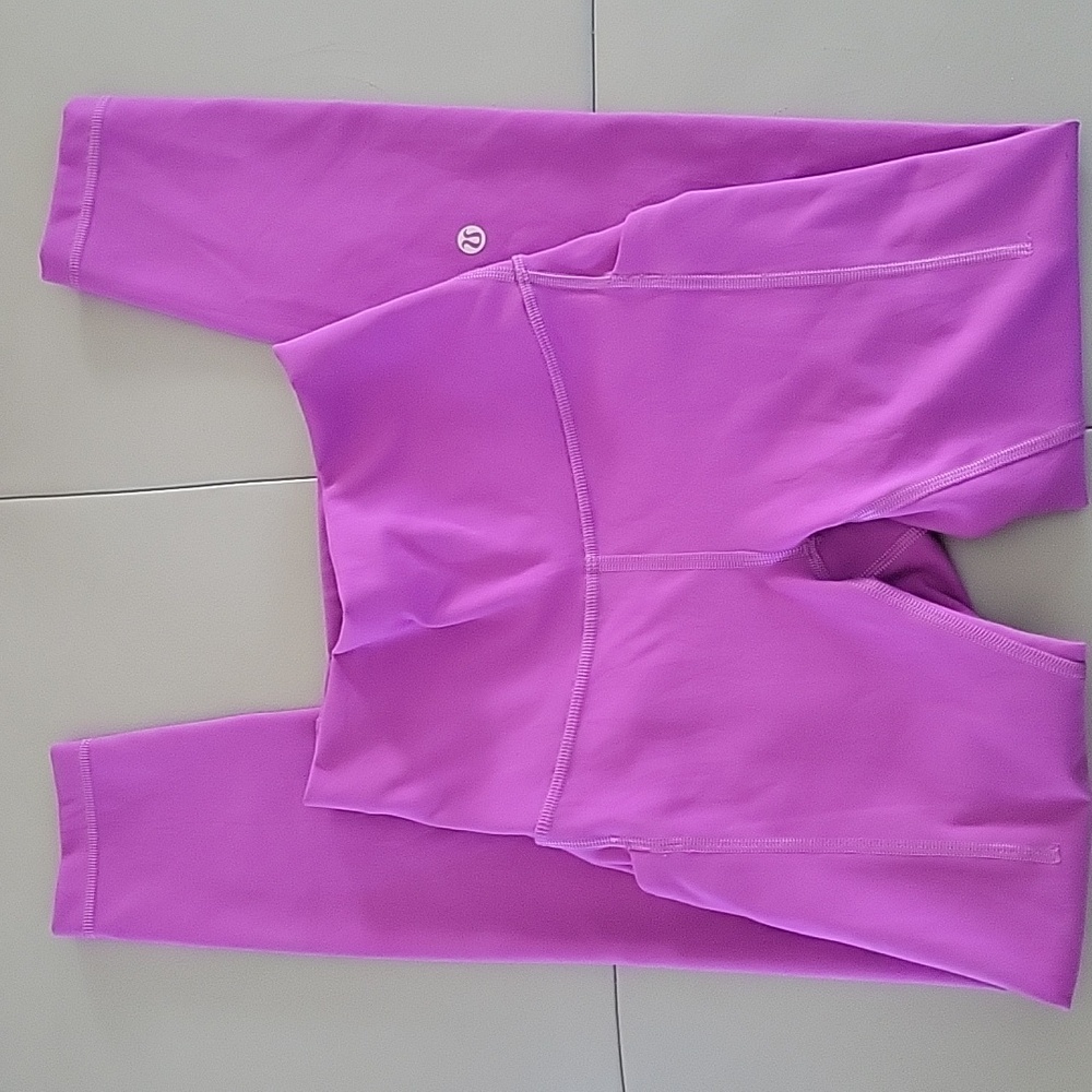 Lululemon Moonlit Magenta Full Length Tight Leggings with side pockets Size 2